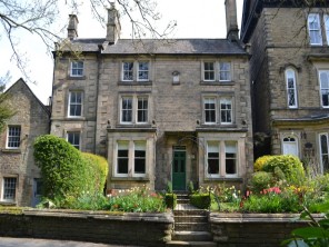 6 Bedroom Listed Georgian House with Garden in Matlock, Derbyshire, England